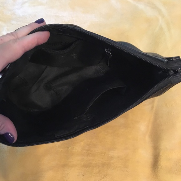 ✨HOST PICK✨ Fossil black leather purse - Picture 4 of 9